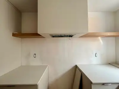 - Spacieux et lumineux 5½, 2 chambres fermées, situé au 1er étage, face à un beau parc. - Chauffage,...