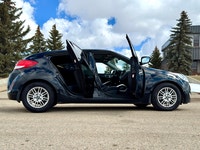 2012 Hyundai Veloster – Clean CARFAX | Loaded | Great on Gas Sporty, reliable, and packed with featu... (image 9)