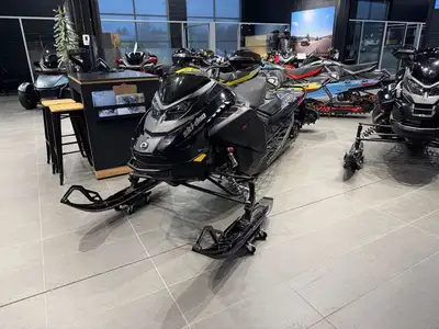 NEW 2025 SKI DOO BACKCOUNTRY X-RS 146 (43in.) 850 E-TEC TURBO R WITH A STORM 150 1.5in. TRACK, SHOT...