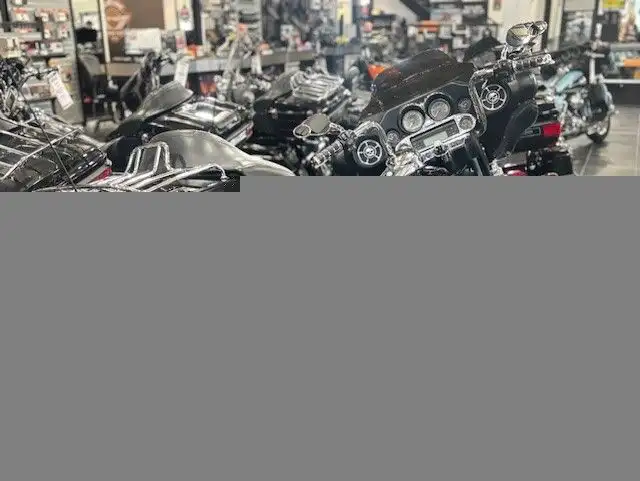 2010 Harley-Davidson Electra Glide Ultra Classic in Street, Cruisers & Choppers in Sudbury - Image 5