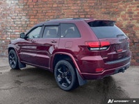 Come see this 2021 Jeep Grand Cherokee Altitude while we still have it in stock! *You Can't Beat the... (image 2)