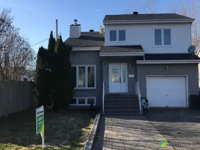 Charmante maison(plafond cathedrale) bien éclairée située dans un coin paisible et sans voisin arriè...