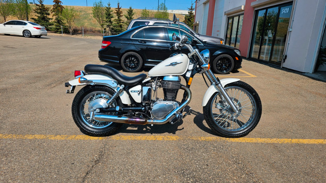 2005 Suzuki Boulevard S40 - Fully serviced & Low Miles in Street, Cruisers & Choppers in Edmonton - Image 2