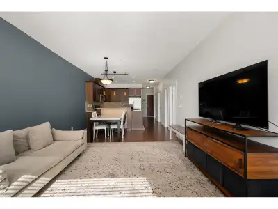 Welcome to Park Central! This beautiful 2 bed, 2 bath home offers over 900 sq. ft. in a solid concre...
