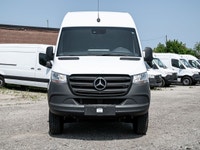 . Engine: 4 Cylinder Engine (image 1)