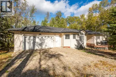 **Lake Living in Desirable Phillips Grove** This well-designed home in the Resort Hamlet of Phillips...
