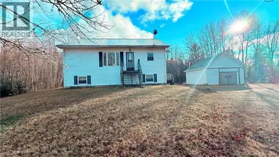 Welcome to 203 New England Settlement Road, Minto a well-maintained country home set on 1.1 hectares...