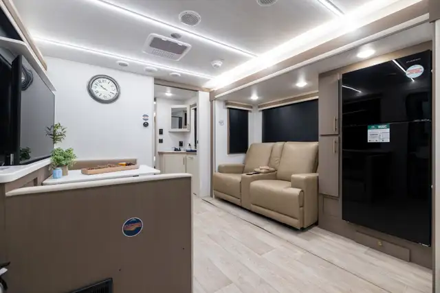 2026 Forest River EAST TO WEST ALTA 2775KFK in Travel Trailers & Campers in Regina - Image 6
