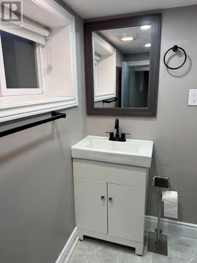 LOWER - 22 GRAHAM AVENUE N Hamilton (Delta), Ontario in Long Term Rentals in Hamilton - Image 21