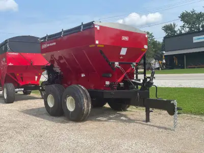 2026 SALFORD BBI TROOPER 10 PULL-TYPE FERTILIZER SPREADER STOCK #A120602 270 CUBIC FOOT CAPACITY 540...