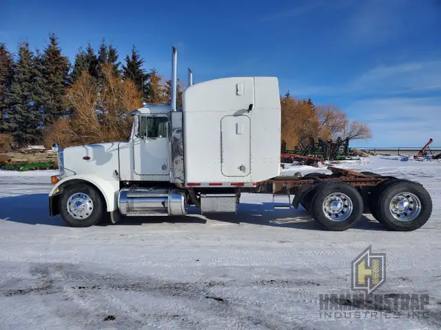 2004 PETERBILT 378 Sleeper Semi Truck w/ C15 Cat Engine in Heavy Trucks in Edmonton - Image 10