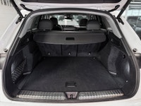 The 2025 Audi Q5 Progressiv marks the debut of the third-generation model, featuring a complete exte... (image 9)