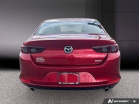 2021 Mazda Mazda3 La Mazda3 GS 2021 offre un excellent équilibre entre style, confort et performance... (image 3)