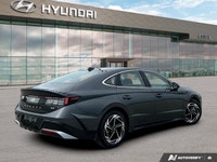 The advertised vehicle price is based on a promotional finance offer. Customers who purchase the veh... (image 4)