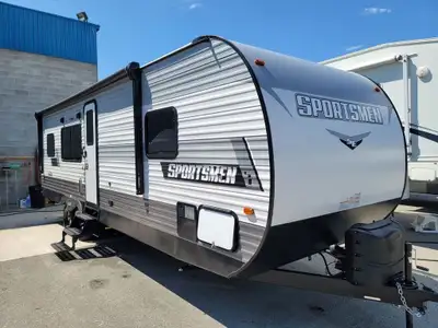2022 KZ RV Sportsmen SE 270THSEValue-Packed Travel Trailers Look no further than the Sportsmen SE if...