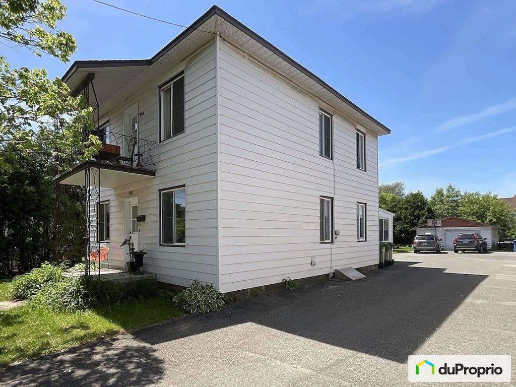 $385,000 - Duplex for sale in Joliette — photo 1