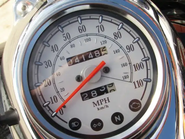 2009 Yamaha V-Star 650 Classic in Sport Bikes in Leamington - Image 26