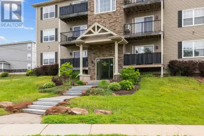 Experience easy, carefree living in this well-kept 2-bedroom condo located on the third floor of a d...