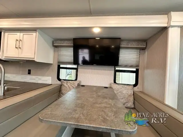2022 Coachmen RV Pursuit 29XPS Front Bunk 11 Miles in RVs & Motorhomes in Moncton - Image 16