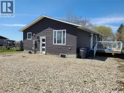 46 Newcombe Street. Nestled in the peaceful village of Manor this home sits on a 50'x120' lot. Built...