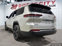 SPECIAL OFFER Only 219 kms! This Jeep Grand Cherokee L boasts a Regular Unleaded V-6 3.6 L/220 engin... (image 3)