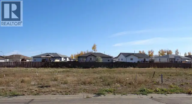 7 Balsam Avenue High Level, Alberta in Land for Sale in Grande Prairie - Image 2