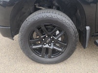 6.2L V8 | HEATED FRONT BUCKET SEATS | HEATED STEERING WHEEL | LEATHER | BOSE | REAR CAMERA | REMOTE... (image 4)