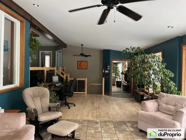$395,000 - 1 1/2 Storey for sale in Baie-Comeau62863773948034121