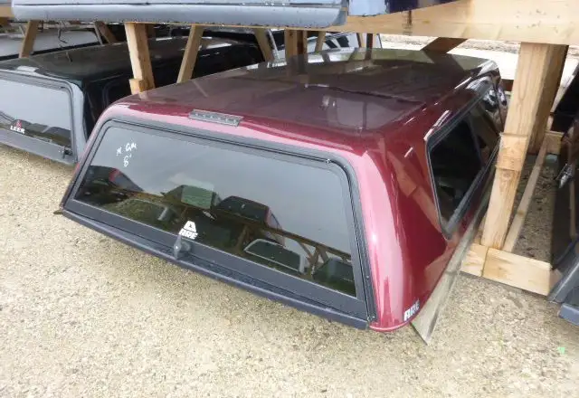 2014-2018 Chevy Silverado OR GMC Sierra8'SirenRed ARE Truck Cap in Other Parts & Accessories in Kitchener / Waterloo - Image 4