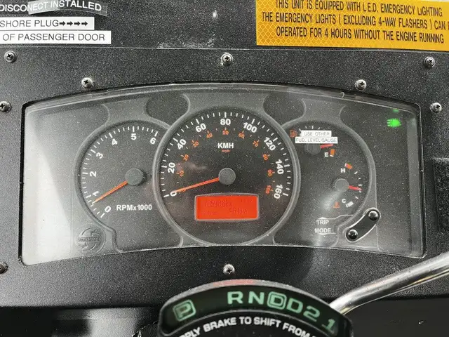 2005 Morgan Olson Workhorse 14 Foot Step Van with Shelving in Heavy Trucks in City of Montréal - Image 44