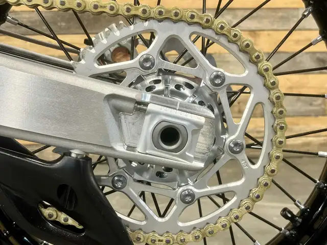 2025 STARK FUTURE VARG 1.2 MX-MOTOCROSS + NEUF 0 HR + GARANTIE 2 in Dirt Bikes & Motocross in Laval / North Shore - Image 27