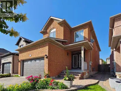 Location! Welcome to 5869 Yachtsman Crossing, a beautifully maintained and move-in-ready Green Park-...