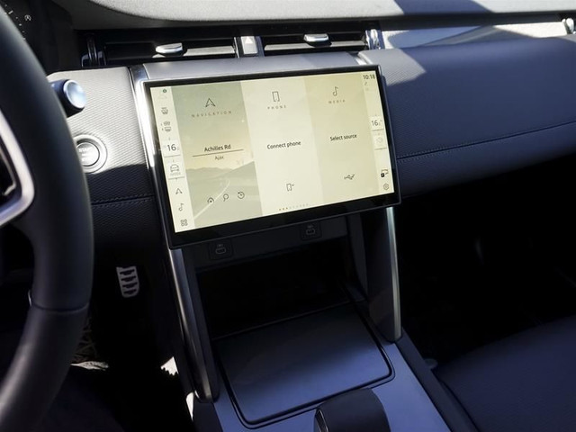 2024 Land Rover Discovery Sport P250 Dynamic SE in Cars & Trucks in Oshawa / Durham Region - Image 3