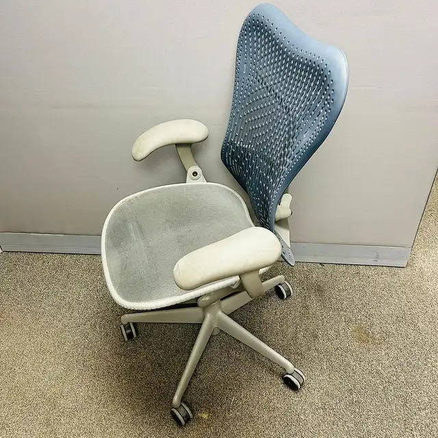 Herman Miller Mirra Chair(Small Tear)-Excellent Condition!62864745413761121