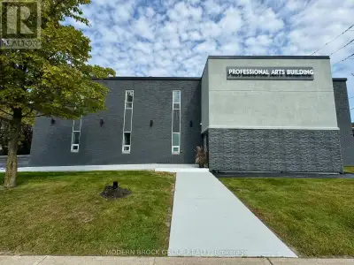 Prime Office Space in the Newly Transformed Professional Arts Building. This approximately 1031 sq....