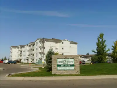 2 Bedrooms - Pet Friedly with In-Suite laundry - 5 appliances with diswasher - powered parking stall...