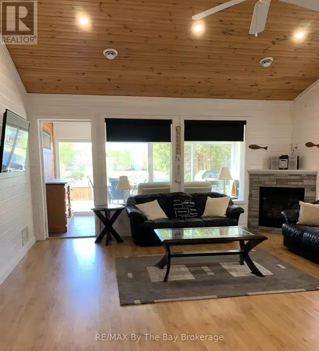 11 CABIN CRESCENT Wasaga Beach, Ontario in Houses for Sale in Oakville / Halton Region - Image 10