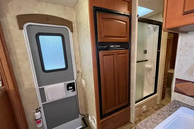 2010 Jayco Greyhawk 31GS - Pre-Owned Class C Motorhome in RVs & Motorhomes in Red Deer - Image 23