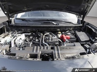 This Nissan Kicks has a strong Regular Unleaded I-4 2.0 L/122 engine powering this Variable transmis... (image 7)