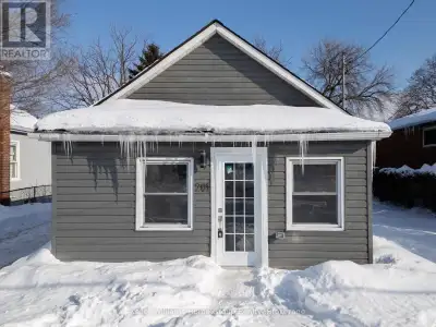 201 FENNELL AVENUE E Hamilton (Centremount), Ontario