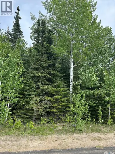 One of the last lots overlooking the pond in the Estates at Elk Ridge. Lots are fully serviced no se...