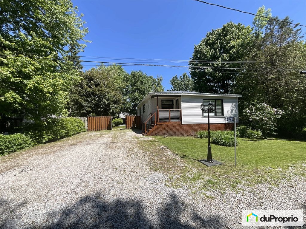 $320,000 - Bungalow for sale in Henryville — photo 2