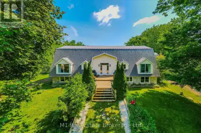 This one-of-a-kind property is ideal for home-based entrepreneurs and investors. Plans to extend tow...