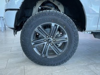 The 2022 Ford F-150 Lariat Crew Cab with V8 is a powerful and well-equipped full-size pickup that de... (image 9)