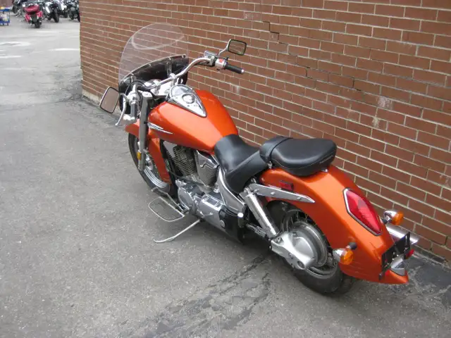 2003 HONDA VTX 1300 in Street, Cruisers & Choppers in City of Toronto - Image 4
