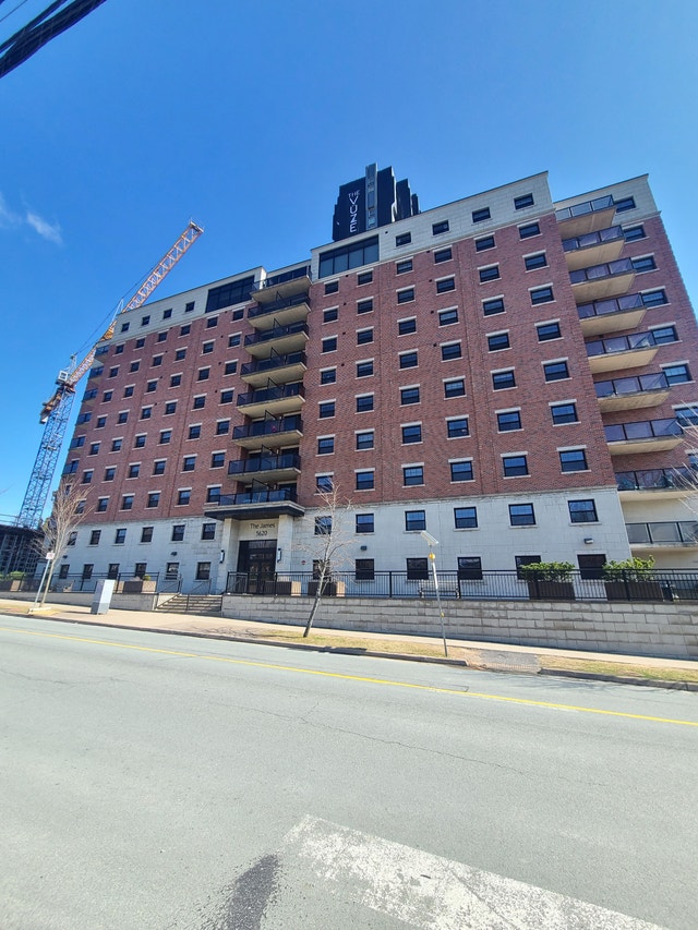 Downtown Halifax Beautiful Bachelor Available Now!! Long Term Rentals