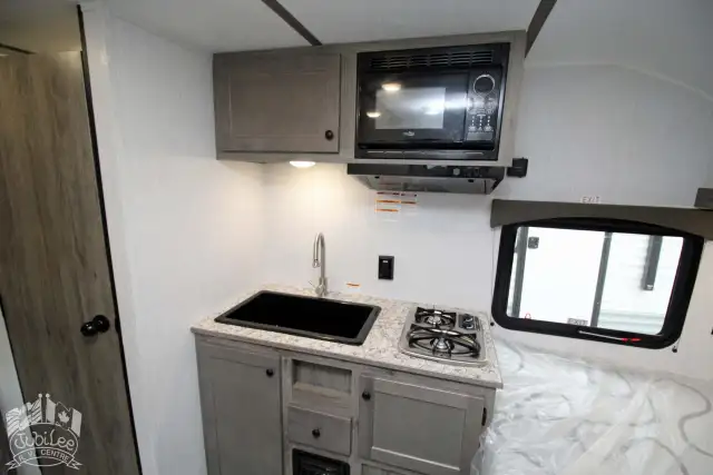 2025 ,Sun Lite,Sunset Park RV 13BH in Travel Trailers & Campers in Kamloops - Image 11