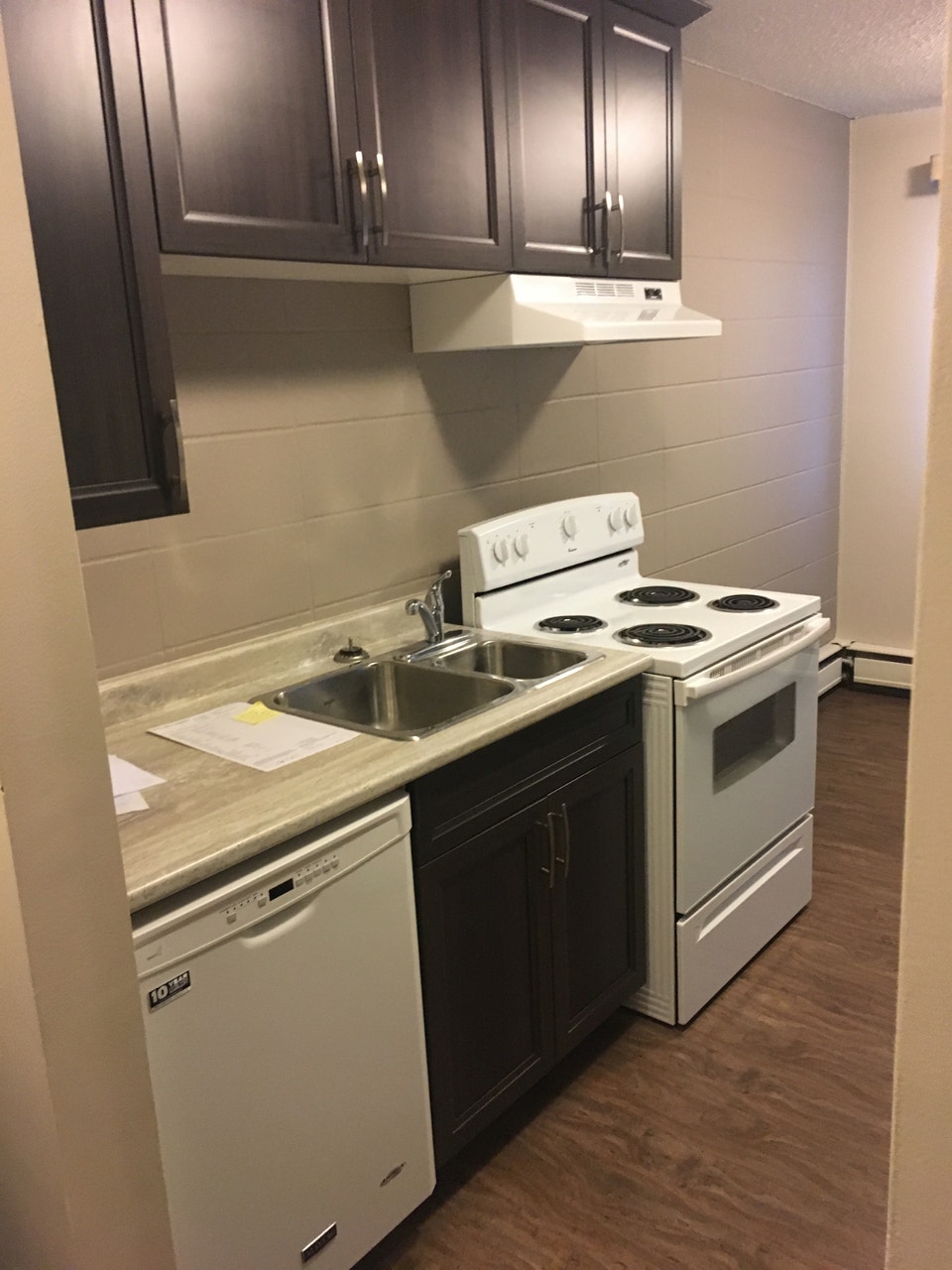 Jan Ann Apartments - 2 Br - Desired East Side location 4