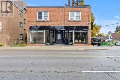 Position your business for success in this highly visible retail space, ideally situated in a bustli...