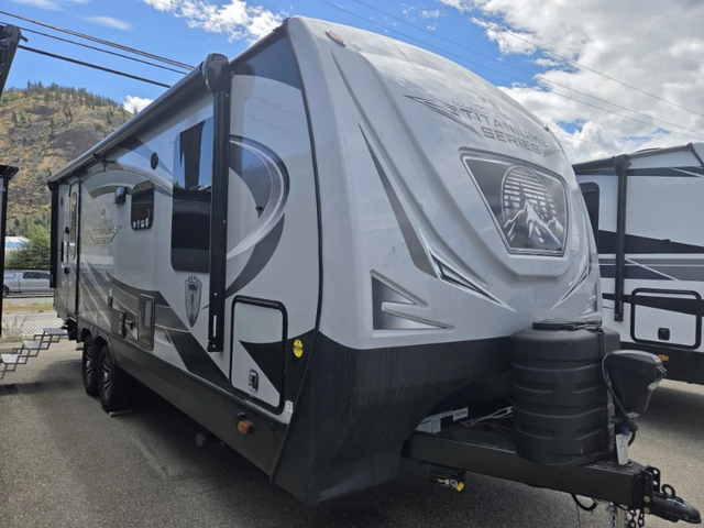 2026 OUTDOORS RV TIMBER RIDGE 25SBS T in Travel Trailers & Campers in Kelowna - Image 2